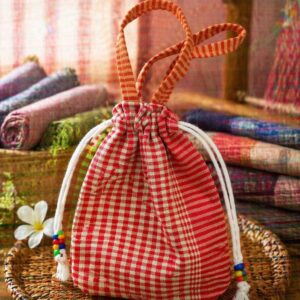 กระเป๋าผ้าทอพื้นเมืองลายตารางแดง สไตล์วินเทจ